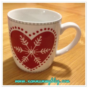 new mummy blog 5 under 5 - snowflake mug