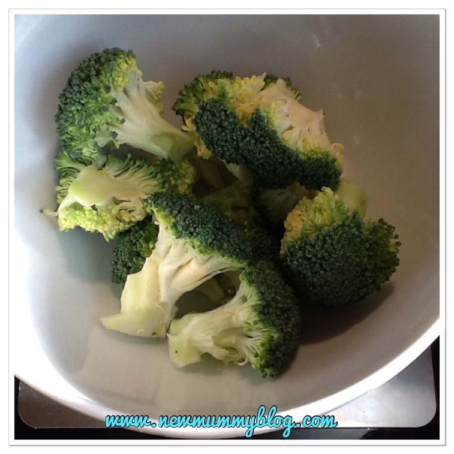 New Mummy Blog Things I didn't expect when baby turned one broccoli weaning