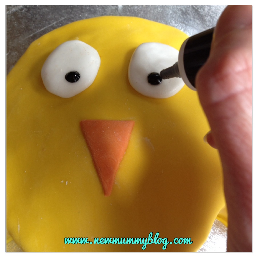 How to make a simple Easter Chick Cake kids love - Making Easter Chick Cake 