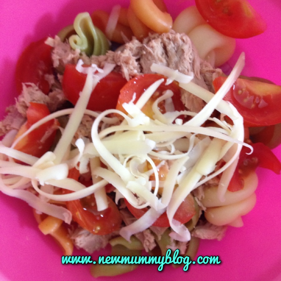 No sandwich lunch Tuna pasta with tomatoes and cheese