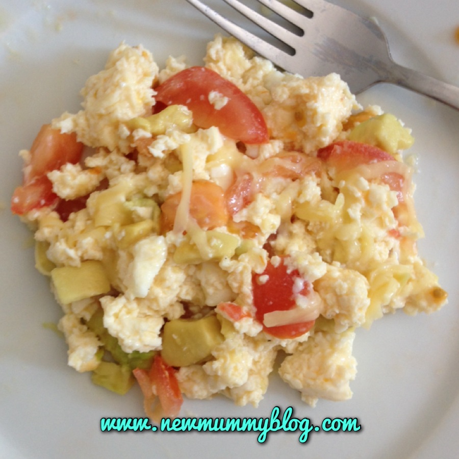 no sandwich lunches scrambled egg with avocado and tomato