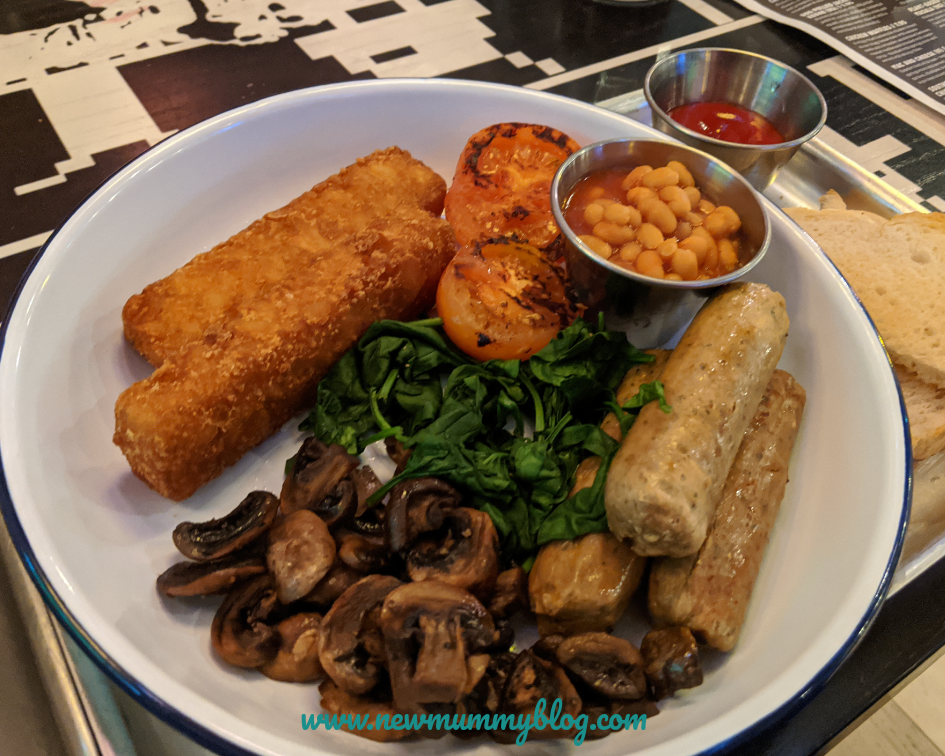 The Miller Cheltenham vegan food review - family lunch with games - vegan breakfast 